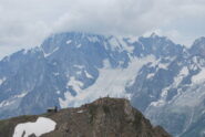 Bivacco Pascal, Testa di Licony 2929 m e  Monte Bianco nella nuvola visti dalla Testa 2915 m