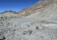lago ai piedi del ghiacciaio
