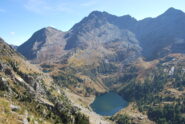 Dalla cresta: il Passo di Frudiere (tutto a sinistra), i Laghi di Frudiere e il Mont Nery