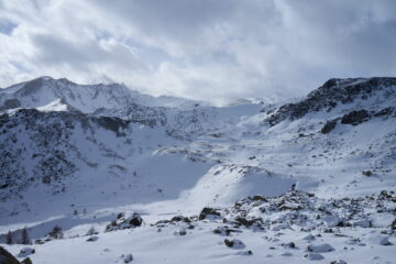 Vista dal colle del Monte Ros verso ovest: Alpe Raty, a destra il Bocon Damon