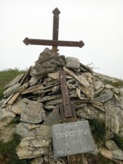 la piccola croce sulla Rocca Tramontina 