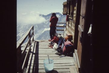 capanna carrel 3800m Luciano mentre fotografa il paesaggio