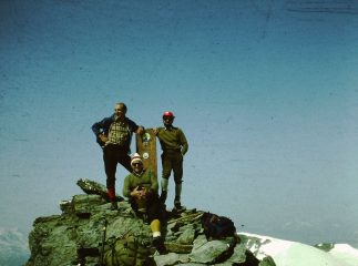 Foto ricordo in vetta (consumata dagli anni)
