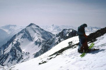 sullo sfondo il versante di salita allo Chaberton e in distanza il Pic de Rochebrune
