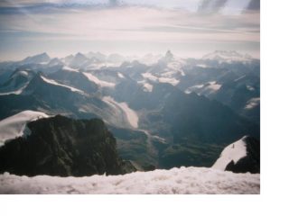 Dal Gran Combin il dente aguzzo al fondo e' il Cervino