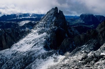 il Sasso della Porta visto dalla cima (6-9-1998)