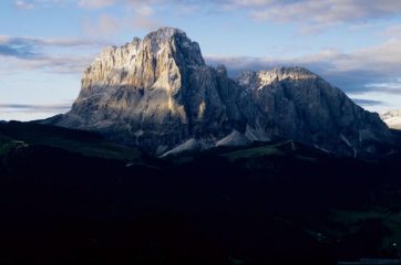 le prime luci del sole sul Sassolungo (6-9-1998)
