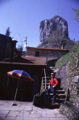 al Rifugio Forte dei Marmi con il Procinto sullo sfondo (2-5-1999)