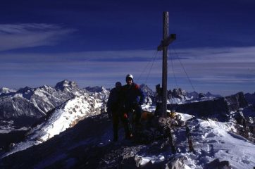 Stelvio e Gianni in vetta all'Averau (1-1-2000)