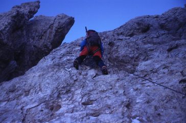proseguendo la salita di questa bella via ferrata (1-1-2000)