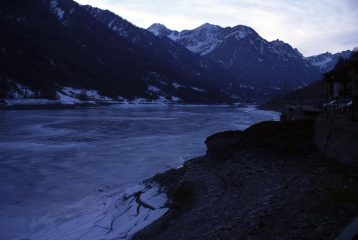il Lago Castello completamente gelato (6-2-2000)