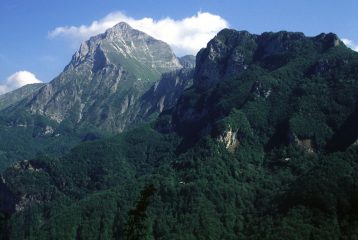 panorami dalla cima : Pania della Croce (15-5-2000)