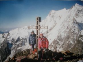 Con Lucio sulla Cima di Jazzi con dietro il Rosa..
