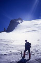 alla base del pendio della Torre di S.Orso