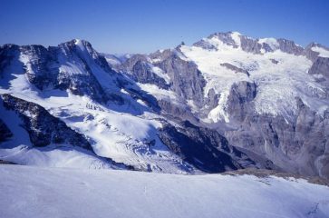dalla cima della Patrì: La rocciaviva e il Granpa