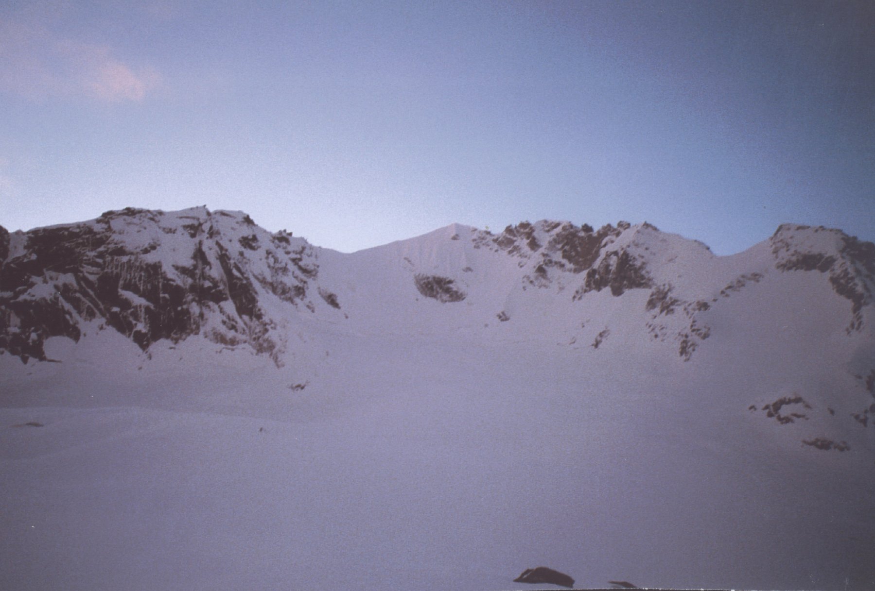 al centro foto parete nord cima di Cantone