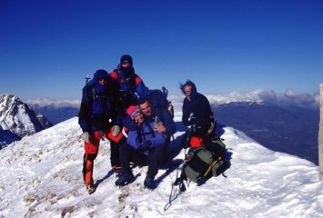 Stelvio, Gianni, Nadia e Gianfranco in vetta alla Tambura (21-1-2001)
