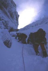 salendo nel Canalino del Penna (28-1-2001)