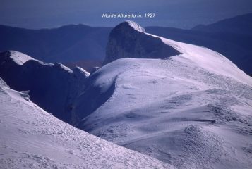 panorami osservati dalla cima...01 (11-2-2001)