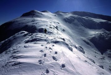 salendo lungo la cresta NO del Monte Giovo (11-2-2001)