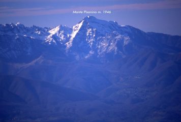 panorami osservati dalla cima...03 (11-2-2001)