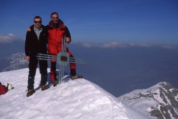 Filippo e Alberto in vetta al Rondinaio (18-2-2001)