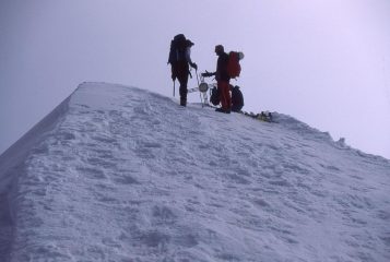 Alberto e Filippo arrivati in vetta al Rondinaio (18-2-2001)