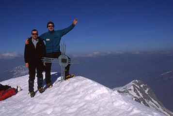 Filippo e Stelvio in vetta al Rondinaio (18-2-2001)