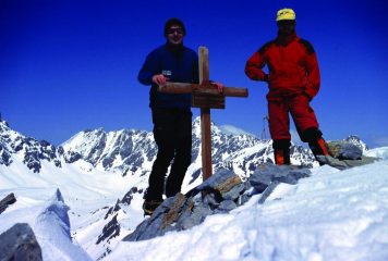 Stelvio e Gianni in vetta alla Rocca Bianca (22-4-2001)