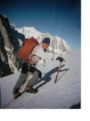 Salendo alla Leschaux con dietro il Bianco