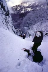 salendo nel Canale Martincano...03 (17-2-2002)