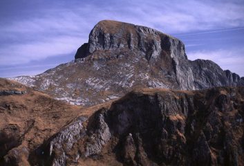 la Penna di Sumbra vista dal bosco del Fatonero