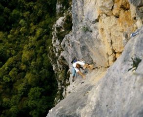 alto diedro quasi fuori dalla via (Gil)