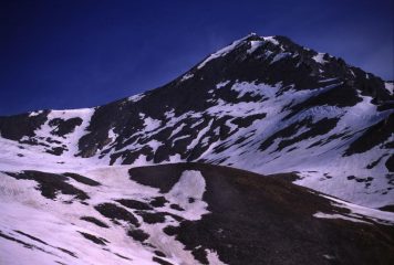 la Testa di Malacosta dal Vallone Baiso del Colle (28-4-2002)