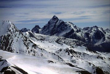 panorami dalla cima : il solito Monviso (28-4-2002)