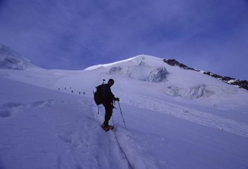 salendo verso la cresta NE del Pizzo Palù Orientale (22-7-2002)