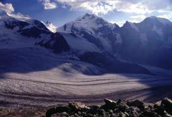 il Pizzo Bernina osservato dalla Diavolezza (21-7-2002)