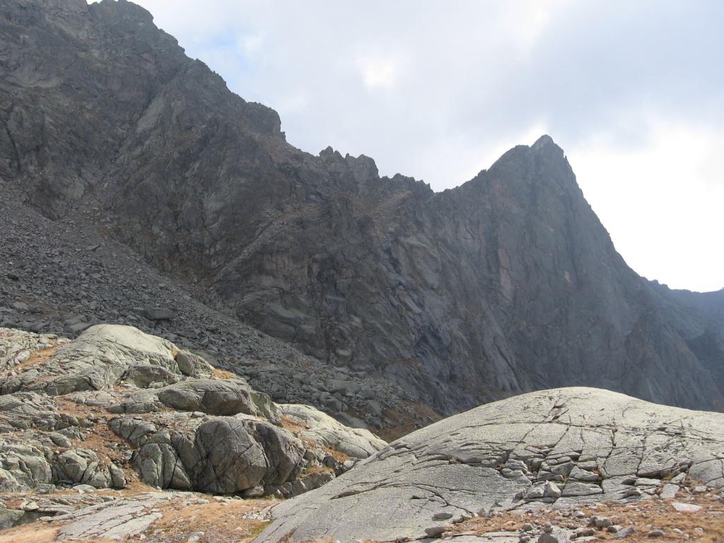 Monte Destrera con vista sul cengione-canale di salita