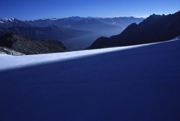le prime luci sul Ghiacciaio della Presanella (19-8-2002)