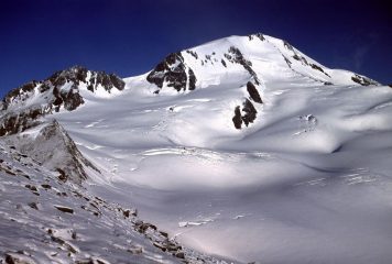 la Palla Bianca con il versante di salita vista dalla Bocchetta delle Frane (21-8-2002)