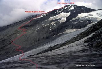 il Gran Pilastro osservato dalla Forcella di Punta Bianca (23-8-2002)
