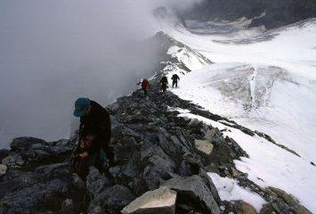 l'arrivo in vetta al Gran Pilastro (23-8-2002)