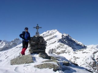 in cima