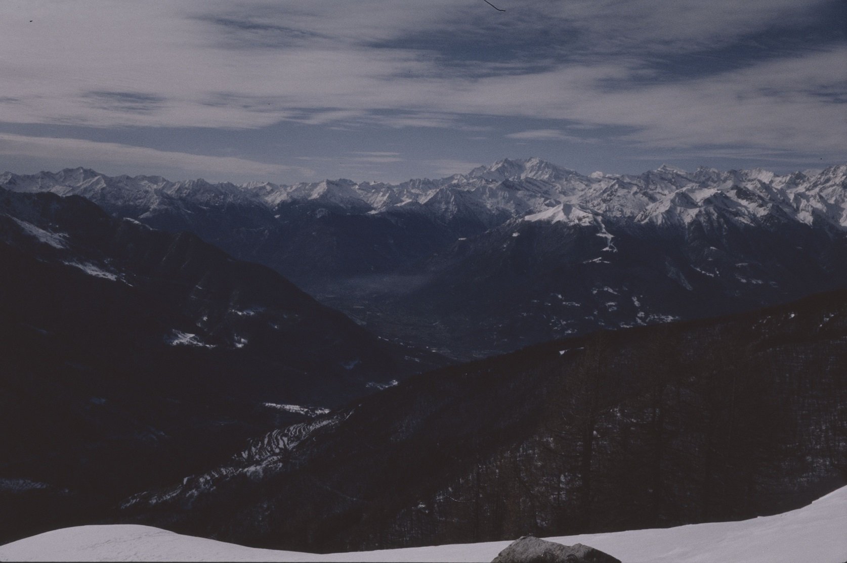 Panorama dalla vetta con il Rosa sullo sfondo.