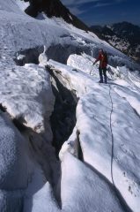 alcuni passaggi per superare i grandi crepacci presenti (29-6-2003)