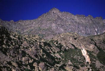la Punta Roma versante SE dove si svolge la via di salita (26-7-2003)