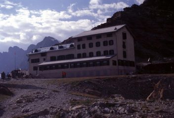 il grande Rifugio Marinelli (8-8-2003)