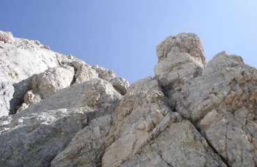 Lungo lo spigolo Sud-Sud-Est