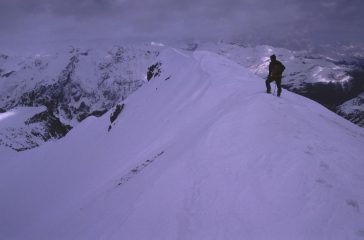 salendo verso la cima (18-4-2004)