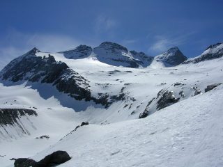 la cima risalendo il vallone dietro l'Hubschorn